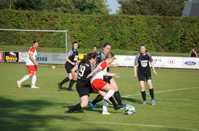 Testspiele von den Frauen gegen Klein-Linden II und Fleisbach